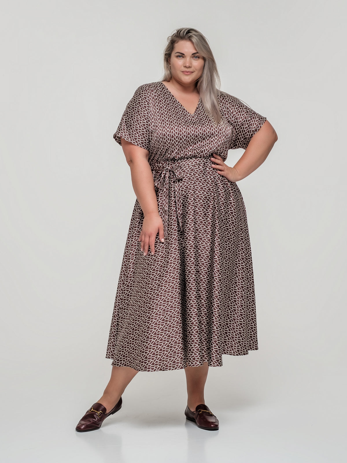 Elegant Midi Dress, Brown with White