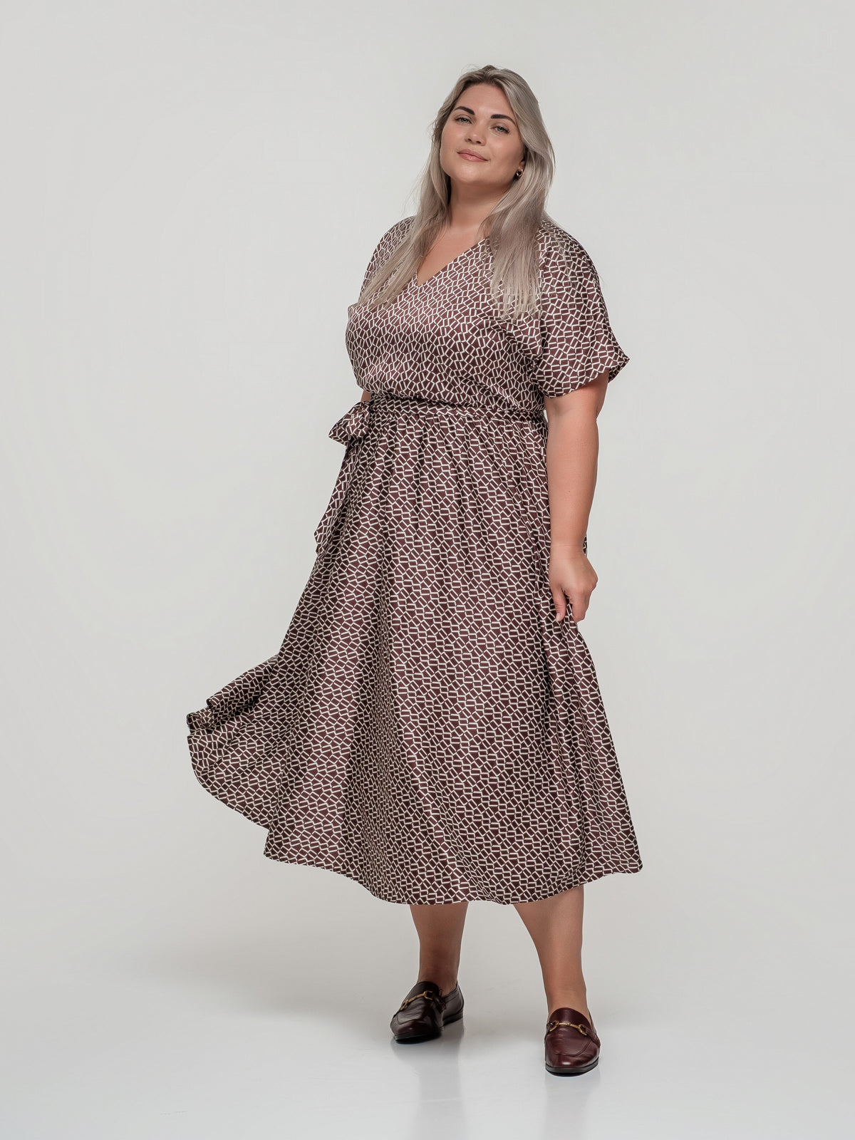 Elegant Midi Dress, Brown with White
