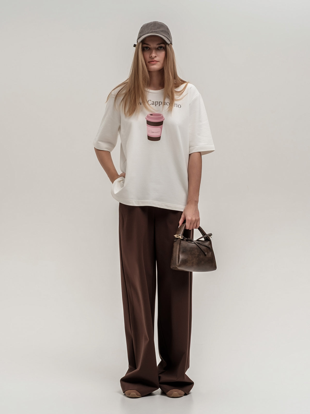 T-krekls ar apdruku "CAPPUCCINO"