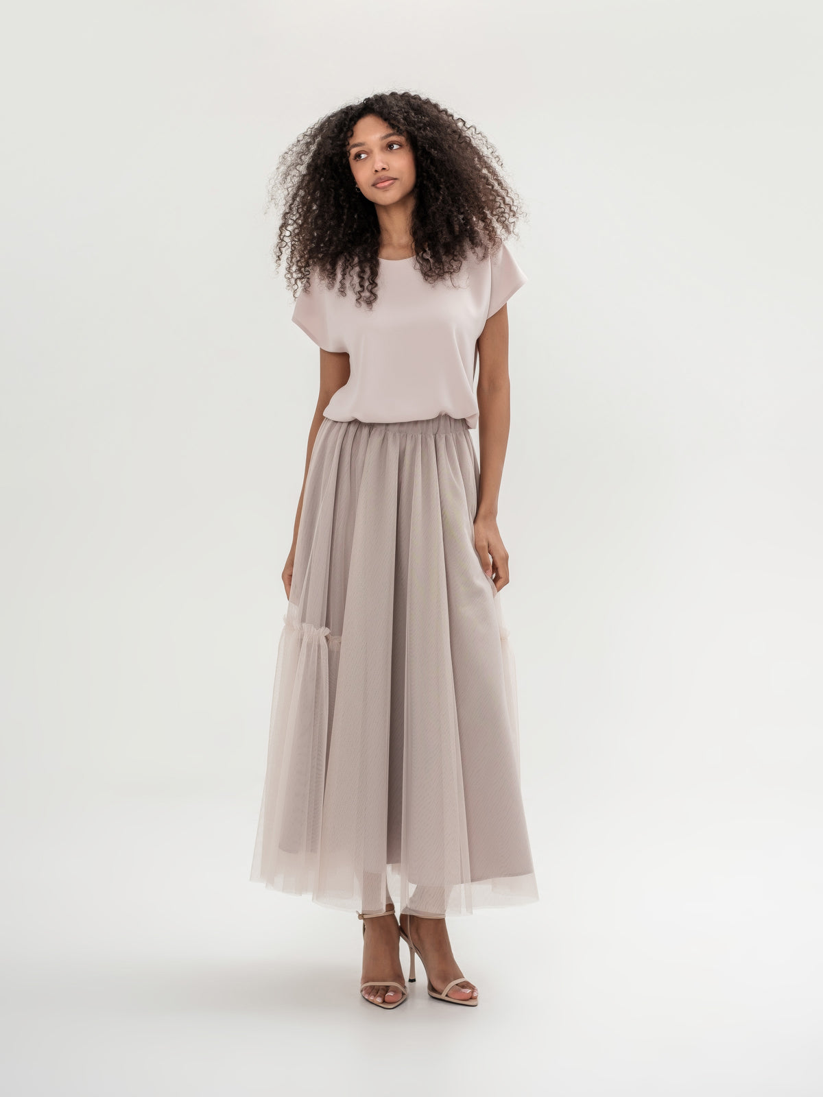 Cappuccino tulle lined skirt with elastic waist one size