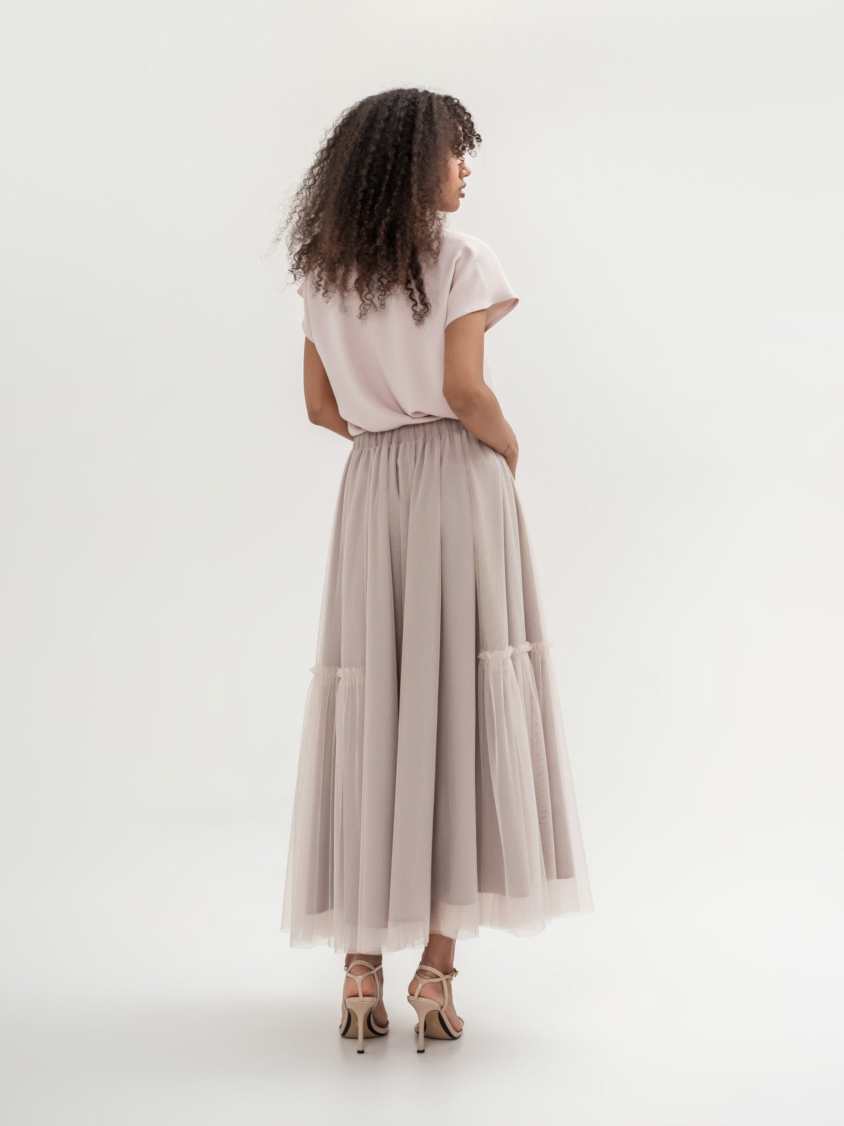 Cappuccino tulle lined skirt with elastic waist one size