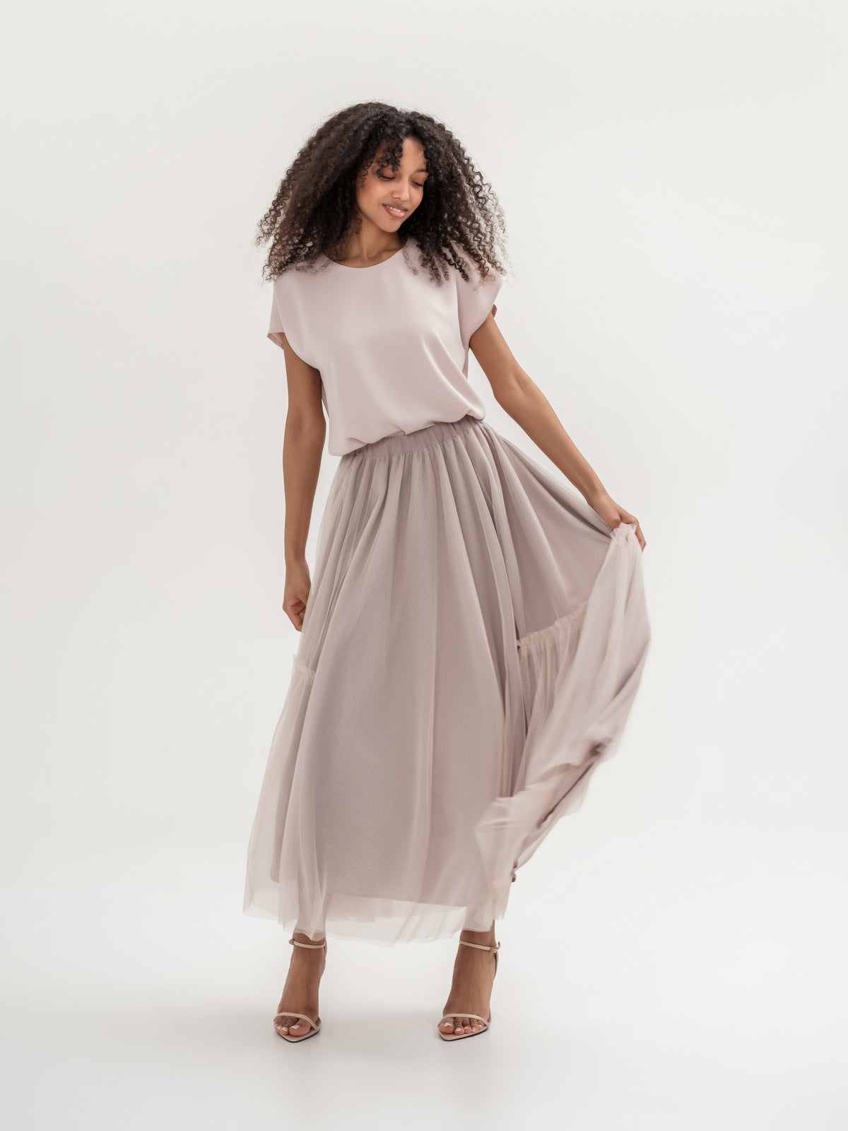 Cappuccino tulle lined skirt with elastic waist one size